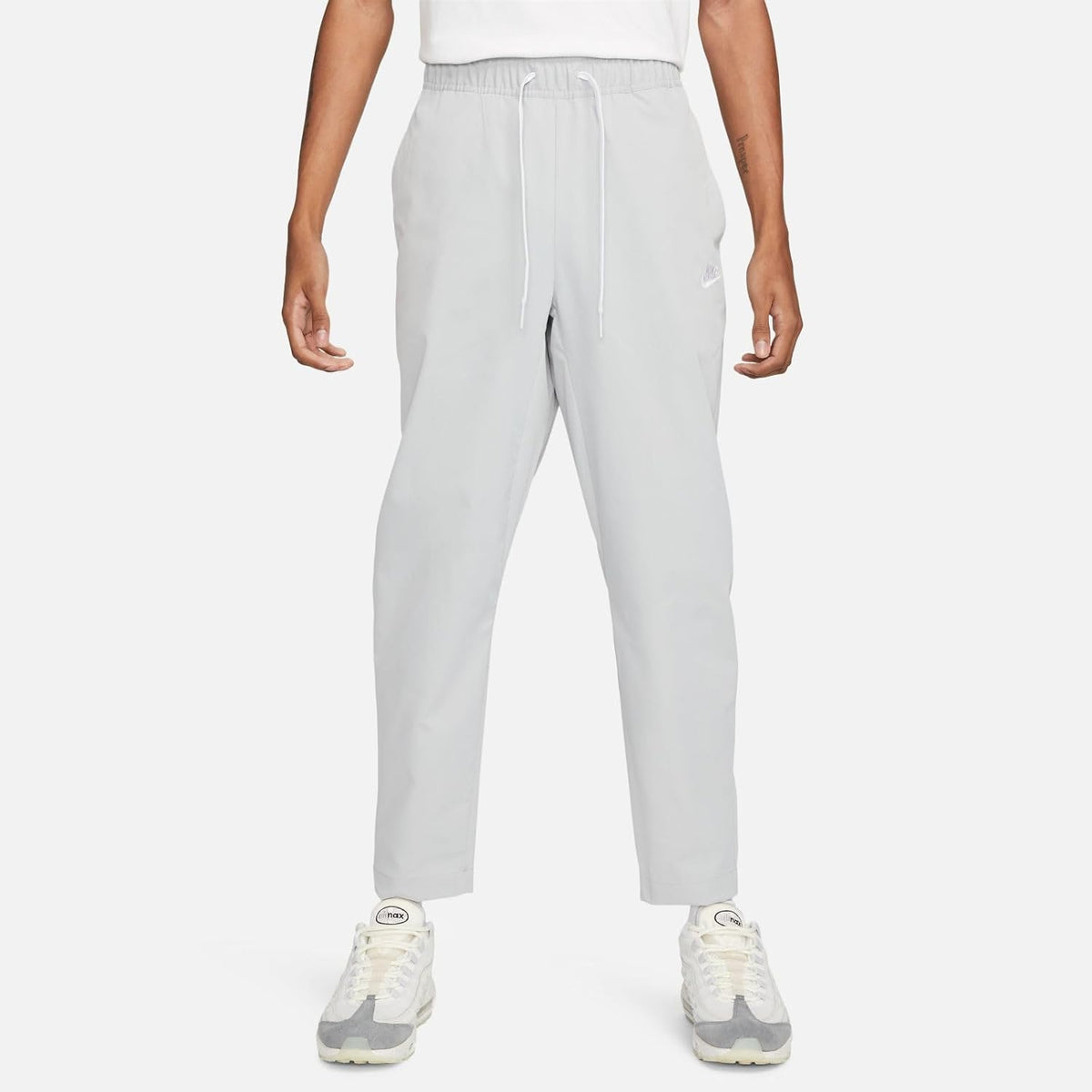 Nike - M Nk Club WVN Taper Leg Pant, Sports Trouser