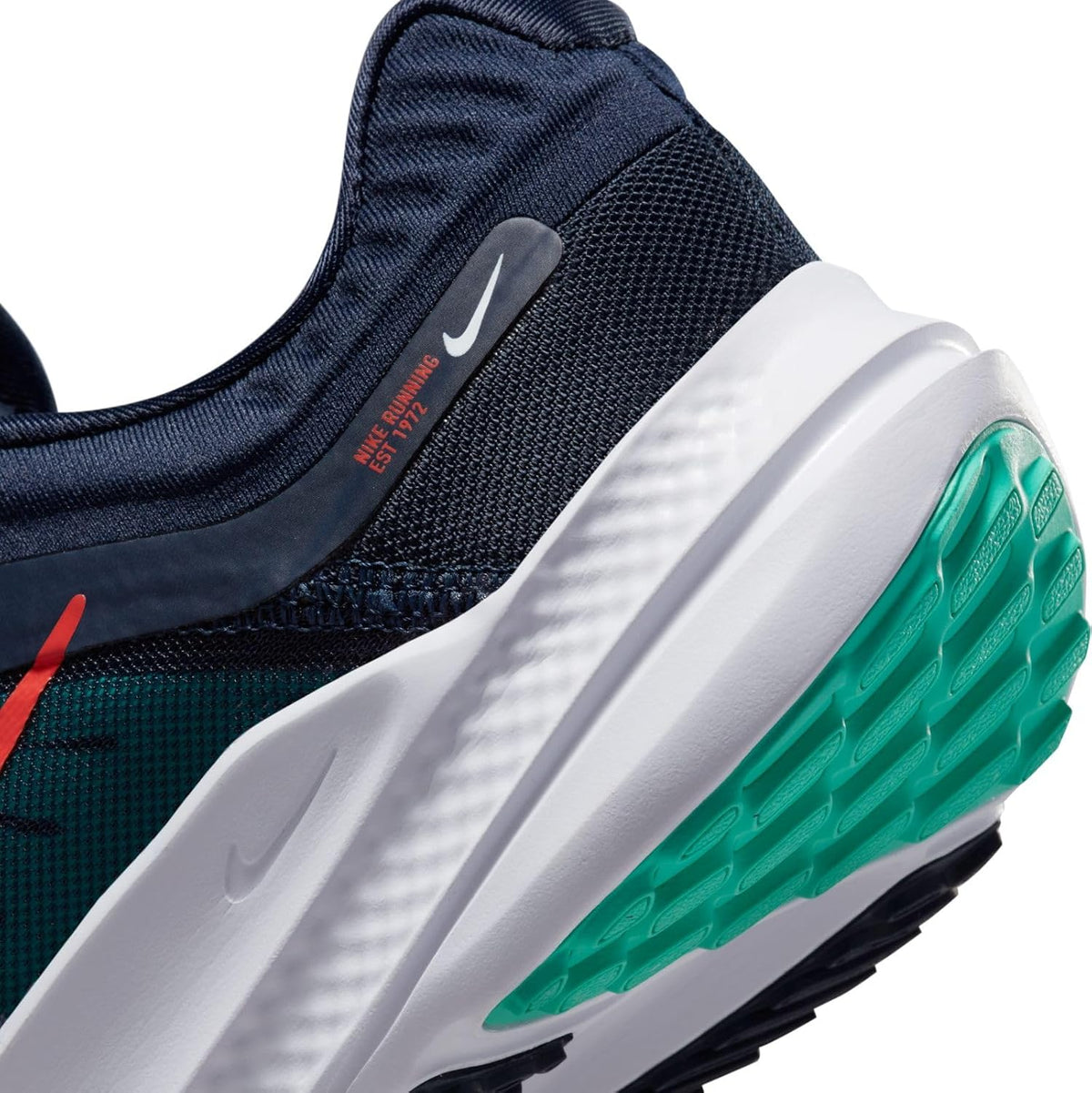 Nike Quest 5, Obsidian White Clear Jade Spicy