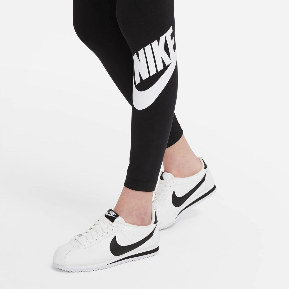 Nike Sportswear Essential Black High Rise Legging