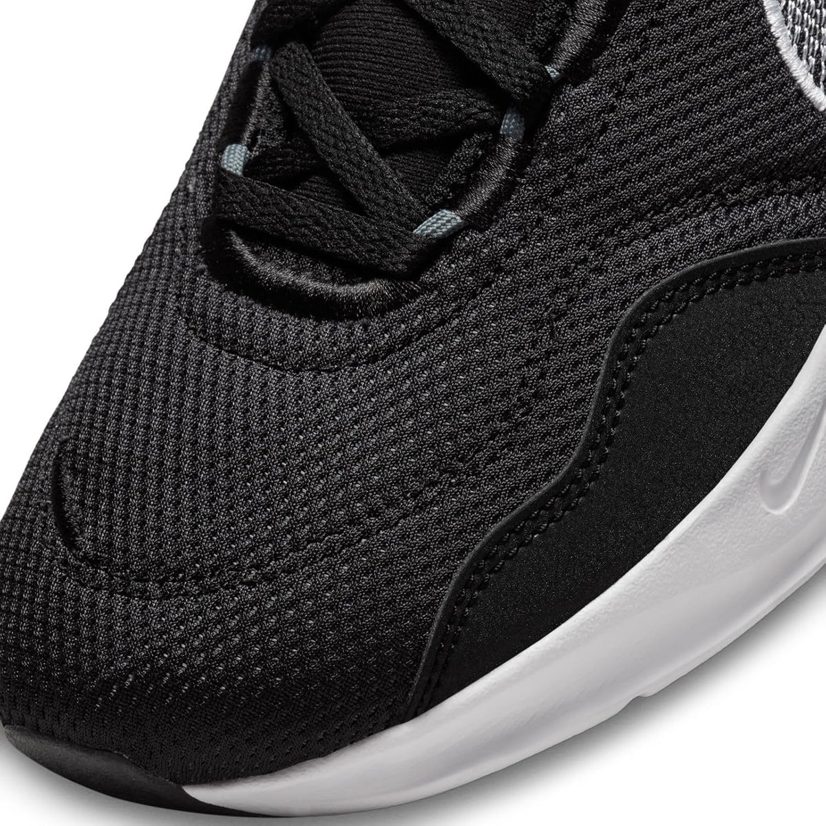 Nike - Legend Essential 3 - - Color: Black - Size: