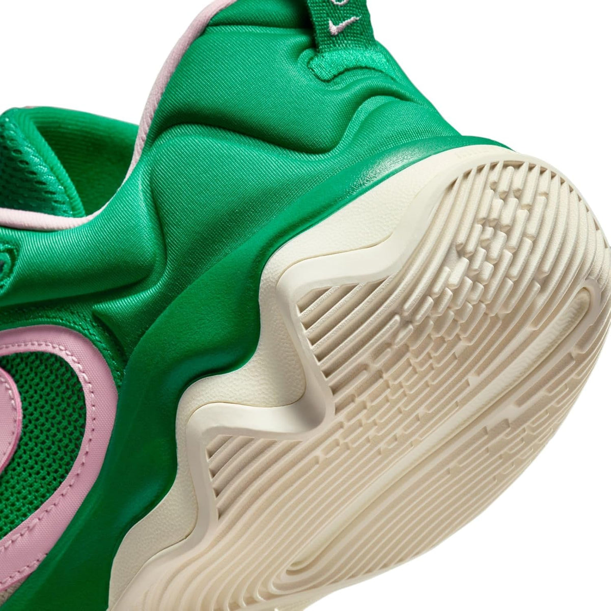 Nike Giannis Immortality 3, Three Quarters Tall Man, Malachite Malachite Med Soft Pink